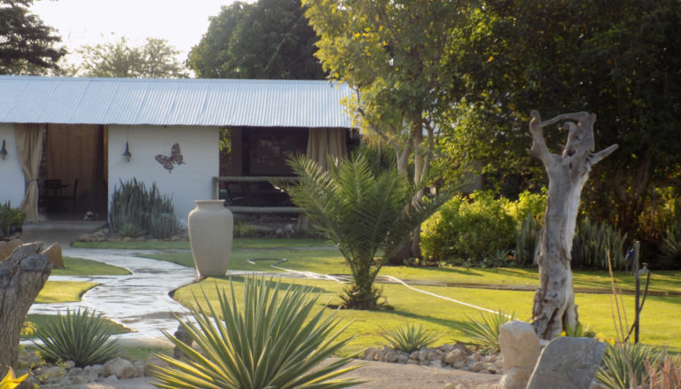 Unterkunft am Etosha-Nationalpark im Eldorado Guesthouse and Camping – Gelände