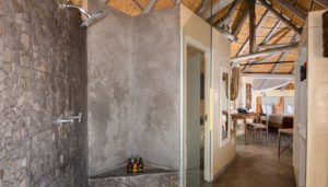 Dusche in der Ongava Lodge